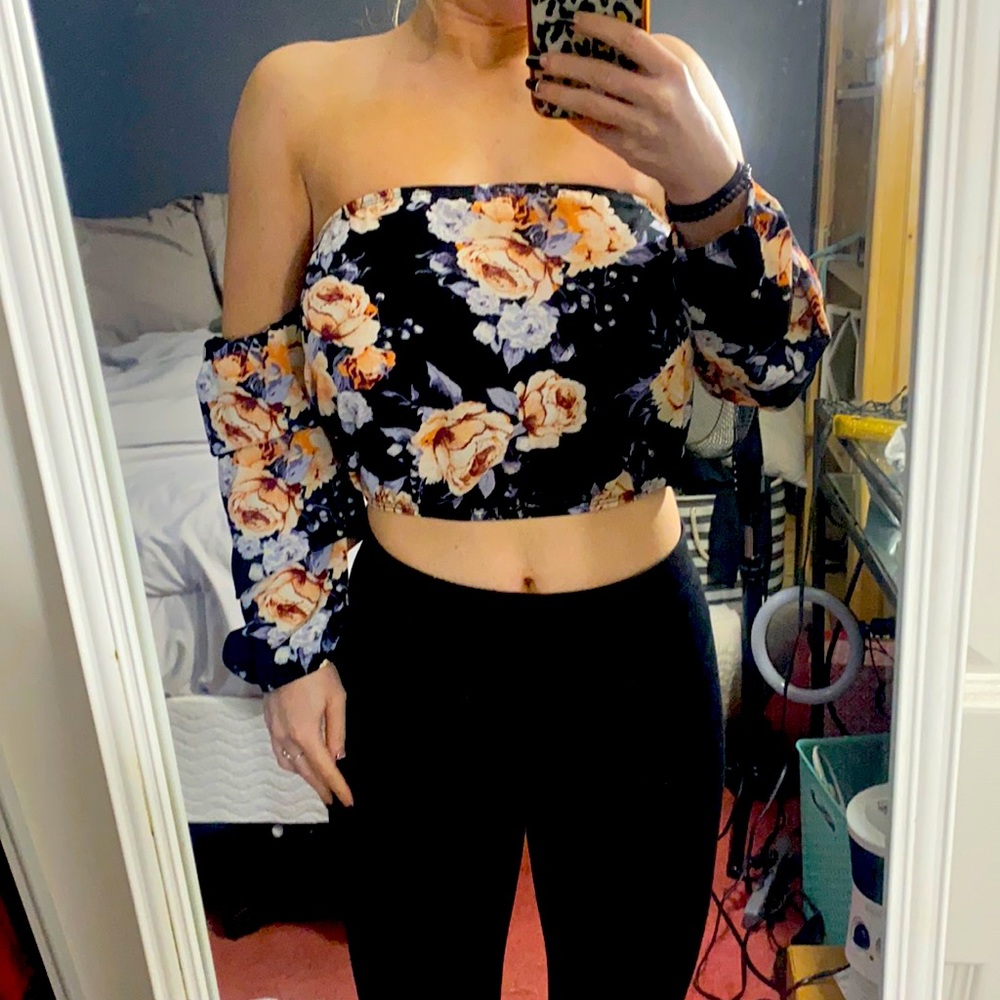 Floral long sleeve crop top